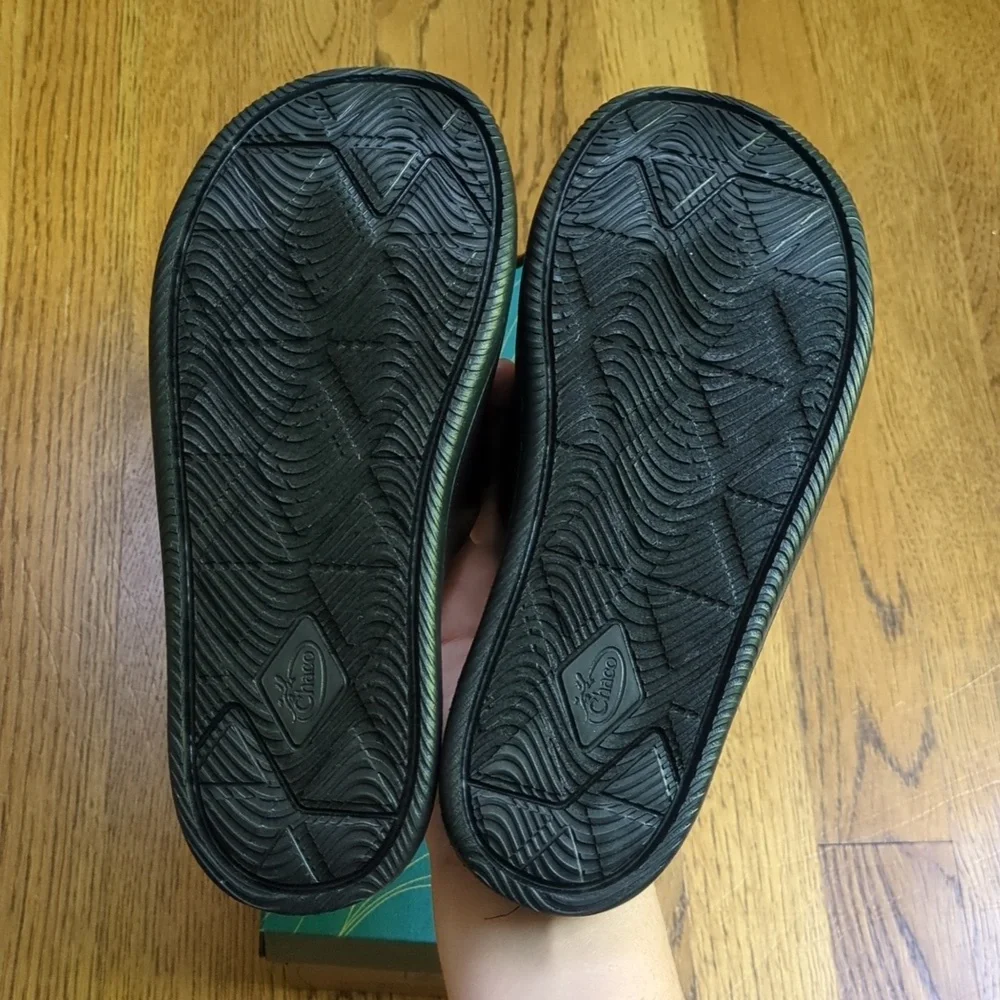 NIB Chaco Chillos Slide Sandals Black Adjustable Strap Sandal Kid's Size 4